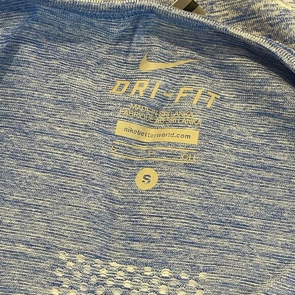 Nike Dri-Fit Long Sleeve Shirt Women's Light Blue Lightly Worn Small - Picture 4 of 4